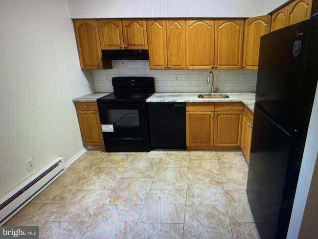 Building Photo - 502 BROMLEY