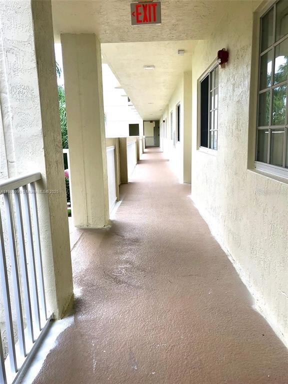 Foto del edificio - 10700 NW 66th St