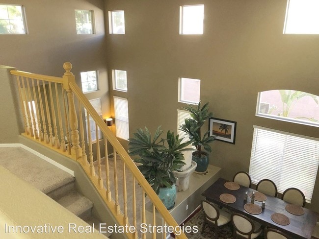 Building Photo - 4 br, 2.5 bath House - 3332 Crystal Tower