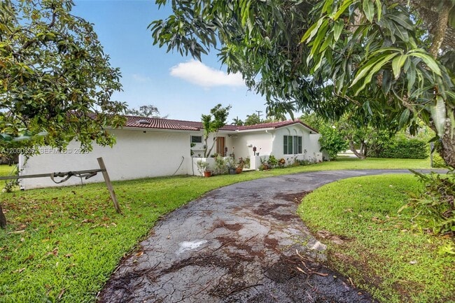 Foto del edificio - 7690 SW 128th St