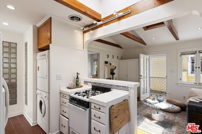 Building Photo - 443 GRAND