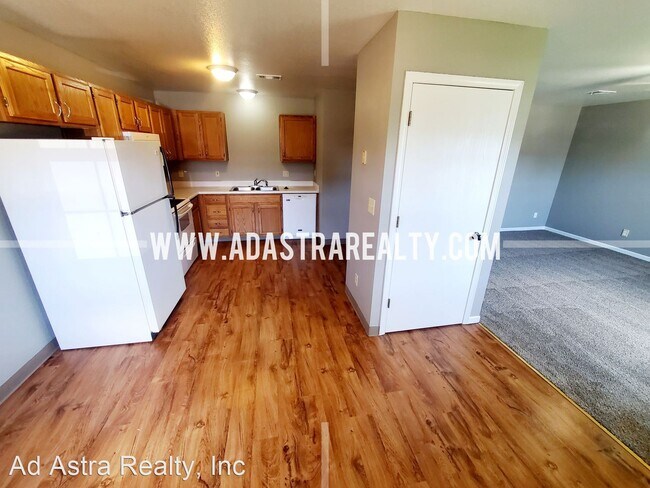 Foto del edificio - 3 br, 2 bath House - 141 N Crest Dr