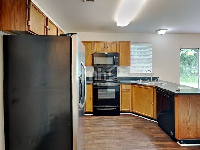 Foto del edificio - 1317 Charidge Ln