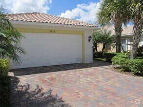 Building Photo - 11423 SW Pembroke Dr