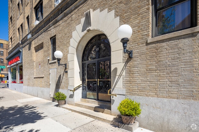 Entrance - Woodrow Court