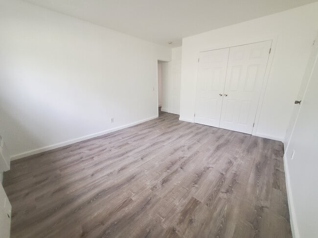 Building Photo - 11 Bedford Ave