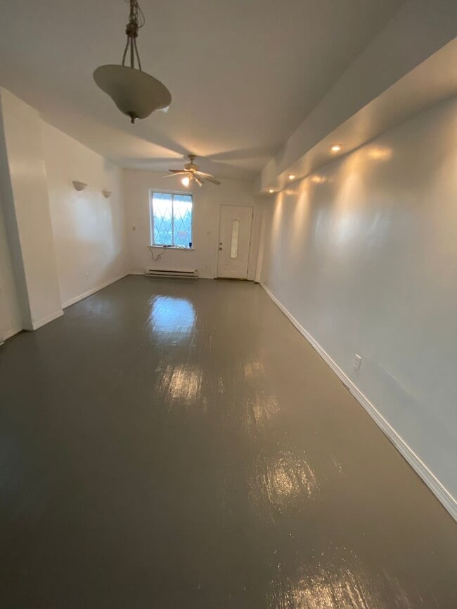 Foto del edificio - 80-82 Graham Avenue