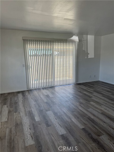 Foto del edificio - 1781 W Ball Rd