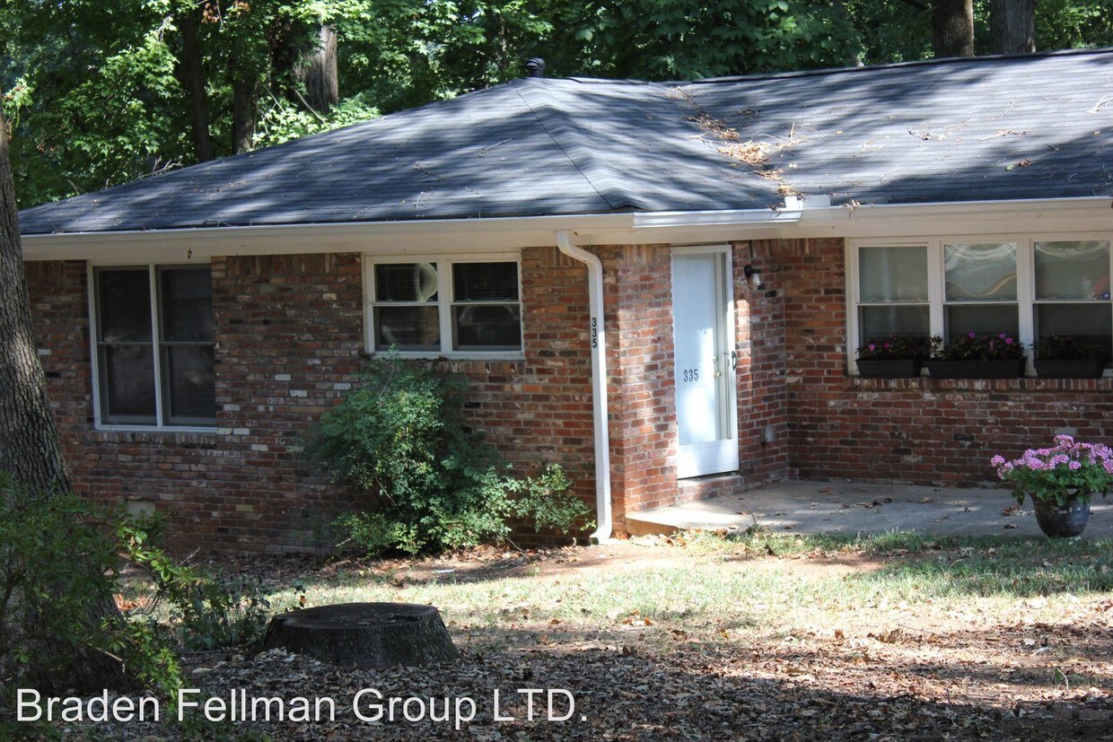 Primary Photo - 335 Hillcrest Ave