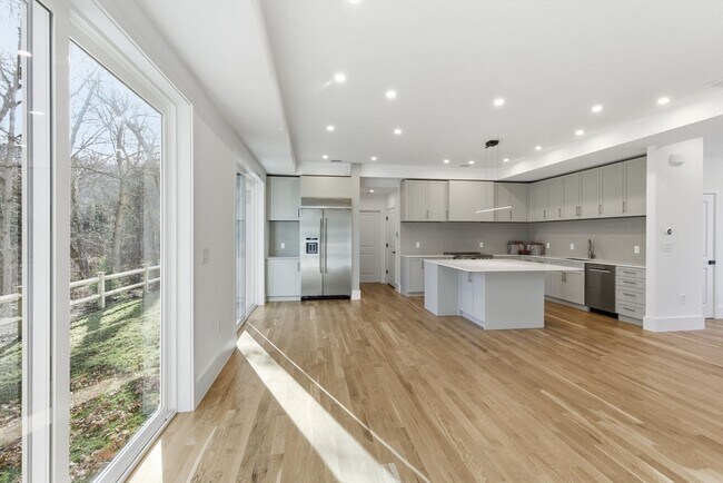 Foto del edificio - 82 Louise Rd