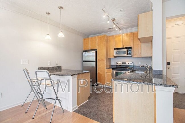 Building Photo - 401 16th St NW