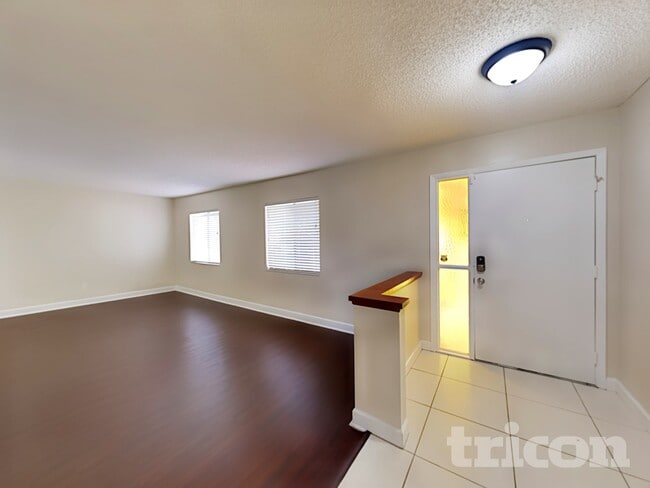 Building Photo - 260 12 League Cir