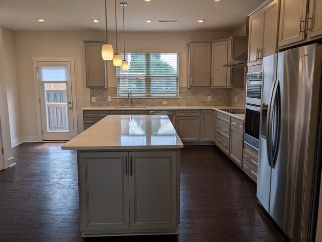 Foto del edificio - Georgeous townhome located in the Central ...