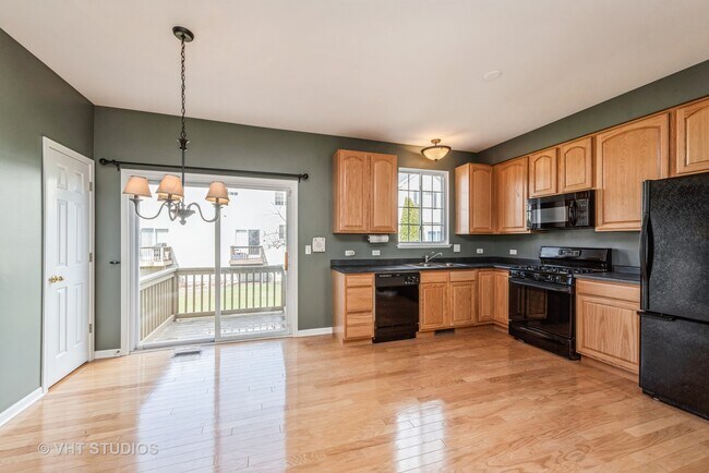 Building Photo - 366 Evergreen Cir