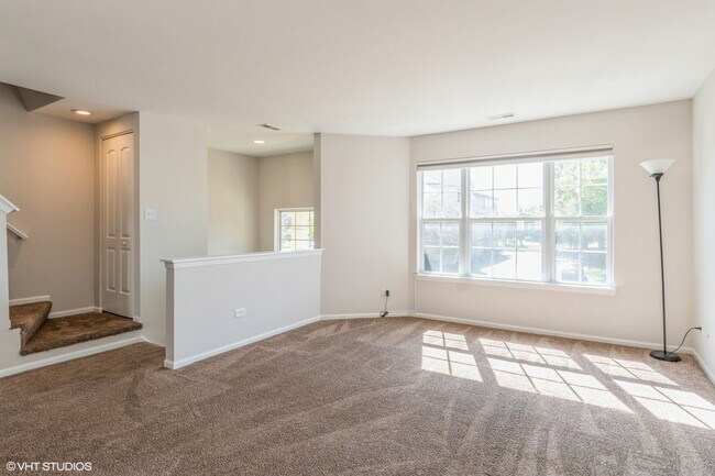Building Photo - 2604 Canyon Dr