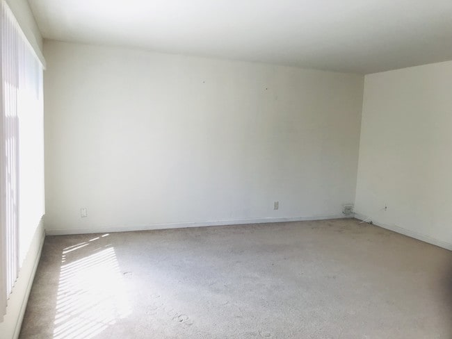 Building Photo - 232 29th St