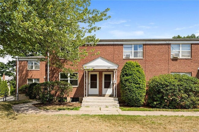Foto del edificio - 1042 Trout Brook Dr
