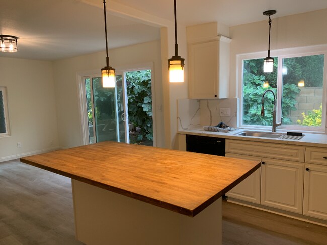 Foto del edificio - 4571 Lockhaven Cir