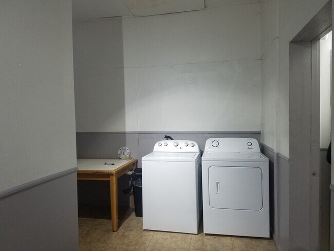 Shaared washer and Dryer - 63 Wilson St