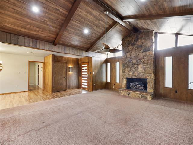 Foto del edificio - 1023 Piping Rock Ln