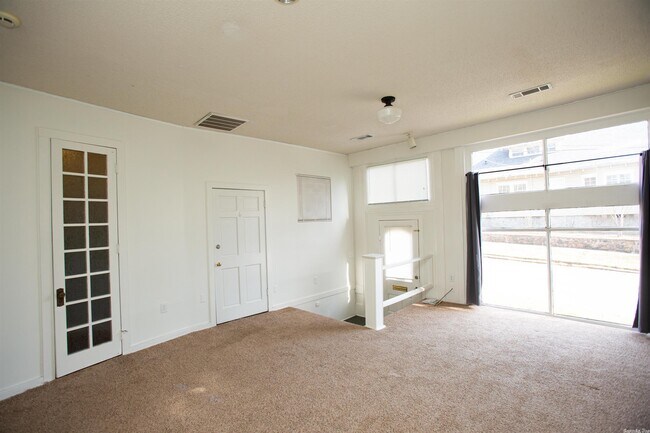 Building Photo - 4510 Lee Ave