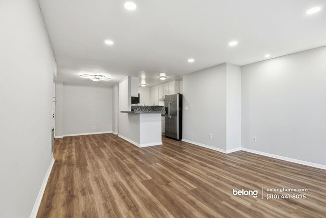 Foto del edificio - 6542 Ocean Crest Dr