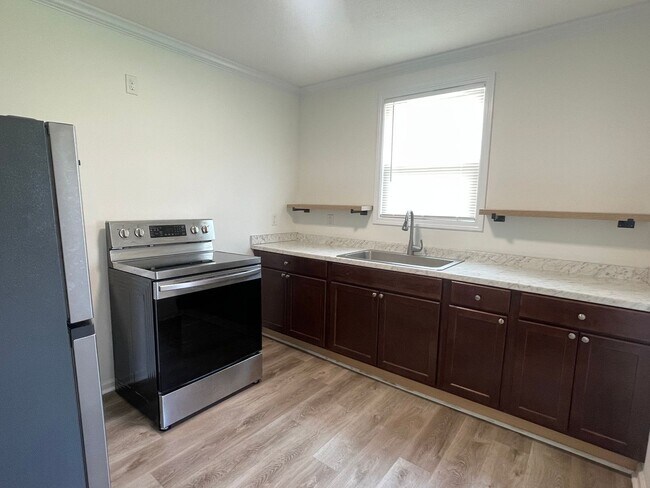 Building Photo - 3823 Swanee St