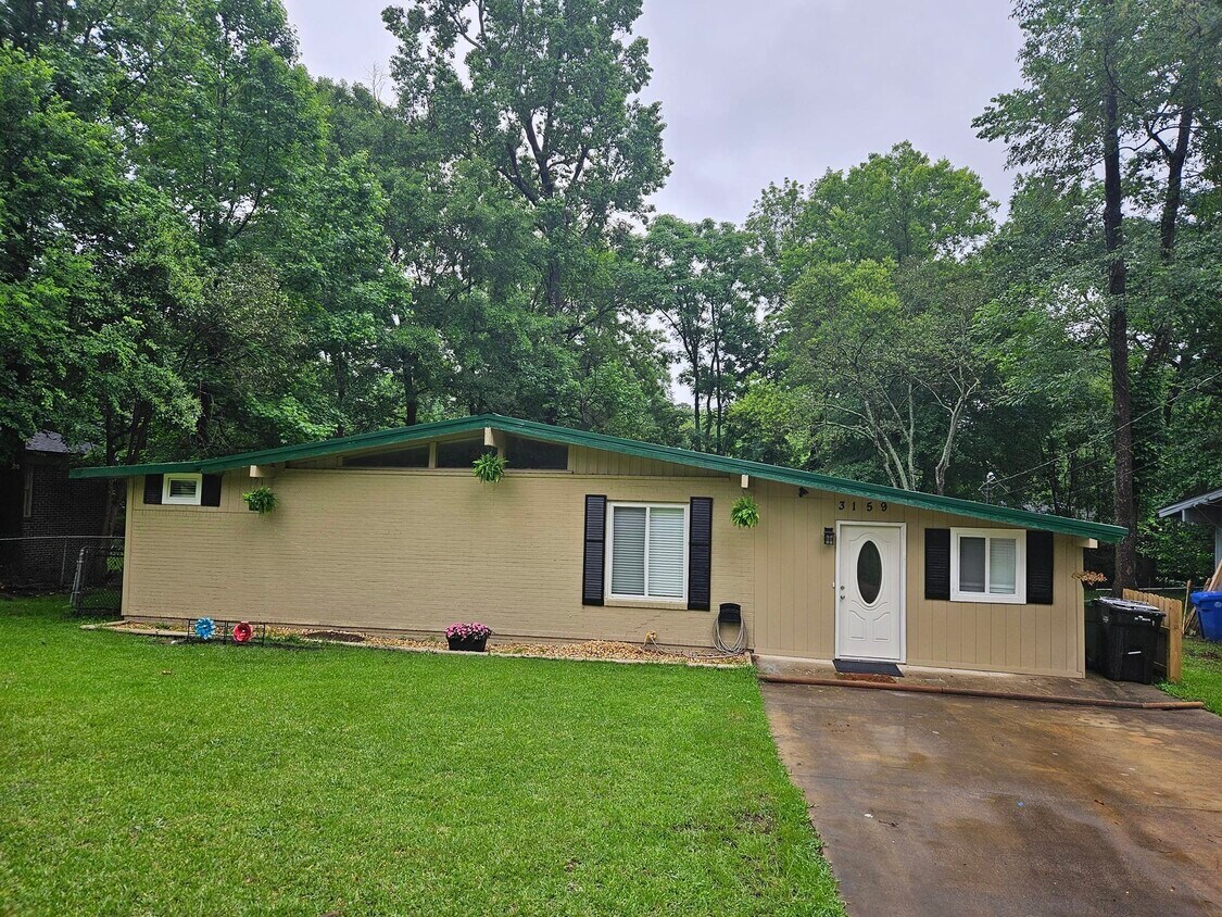 Primary Photo - 3159 Bonanza Dr