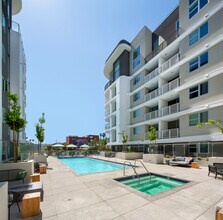 Building Photo - Nova Apartments on Wilshire