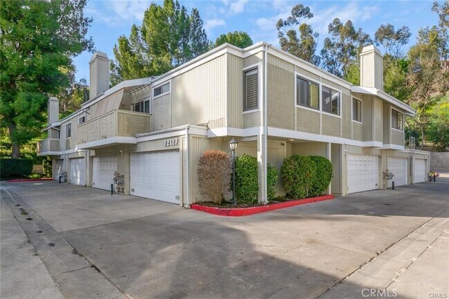 Foto del edificio - 22127 Burbank Blvd