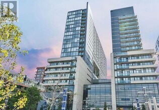 Building Photo - 36 Lisgar St