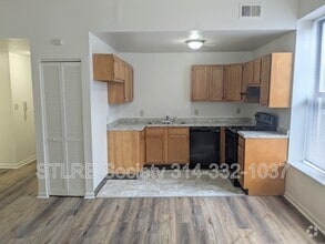 Building Photo - 2707 Russell Blvd