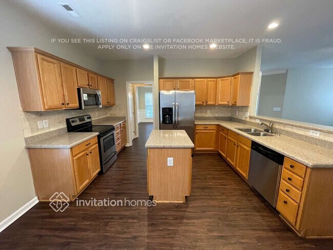 Foto del edificio - 578 Lansfaire Ave NW