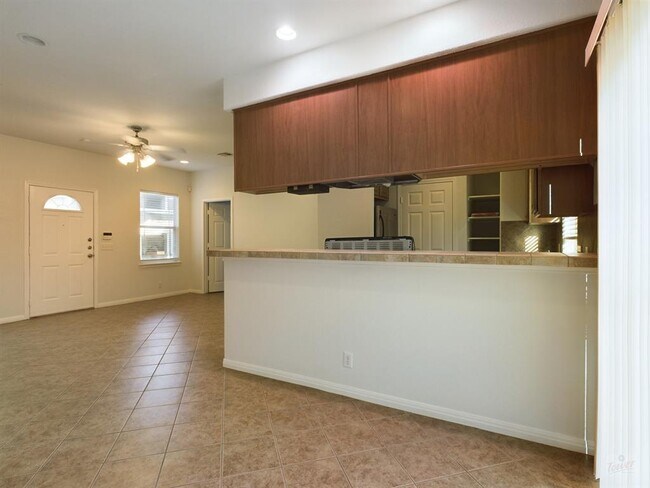 Foto del edificio - 401 Nelray Blvd