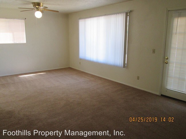 Building Photo - 1301 E Birch St