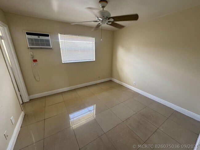Foto del edificio - 101 NE 41st St