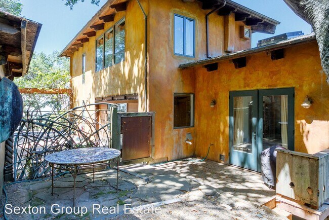 Building Photo - 3 br, 2.5 bath House - 1219 Grand View Dr.
