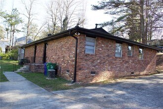 Building Photo - 2914 Skyland Dr NE Building Photo - 2914 Skyland Dr NE