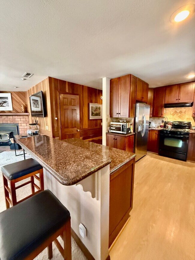 Foto del edificio - 406 Monterey Pl