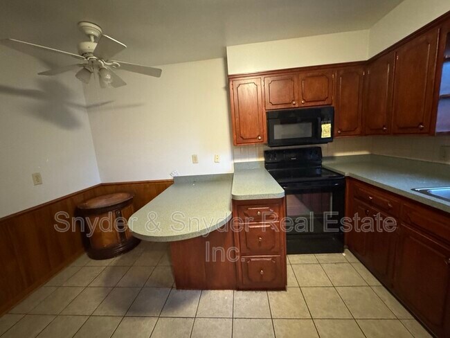 Foto del edificio - 1857-1859-1859 Cromwell Dr