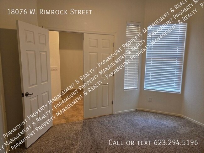 Foto del edificio - 18076 W Rimrock St