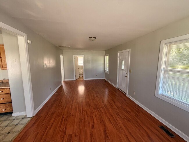 Foto del edificio - 2020 N Glenwood Ave