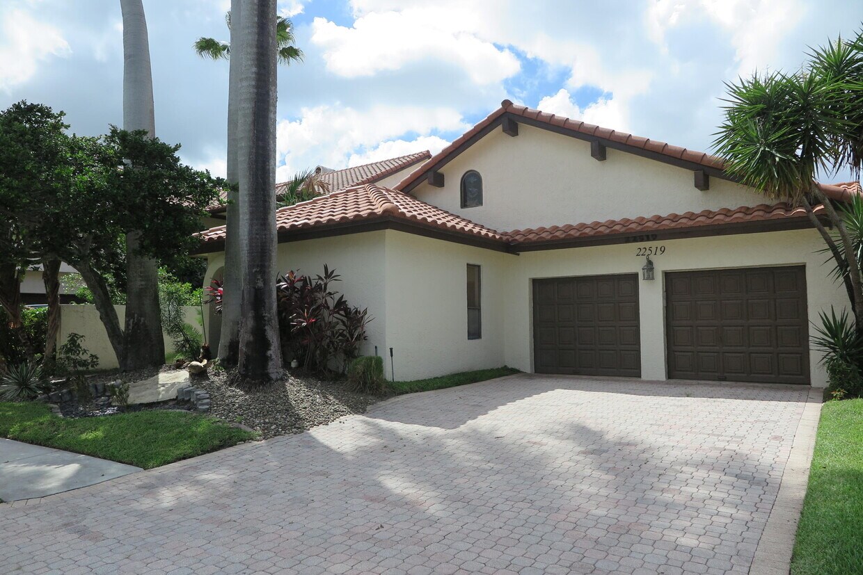 Primary Photo - 22519 Esplanada Cir