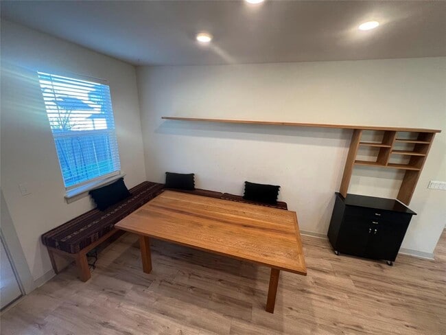 Building Photo - 10805 Tildon Ave