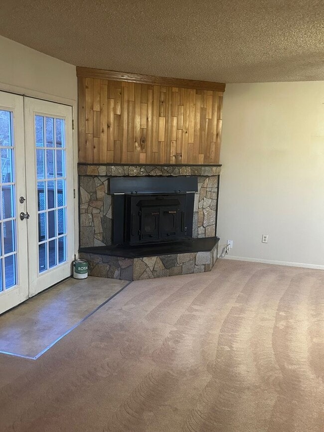 Building Photo - 323 Covert Ln