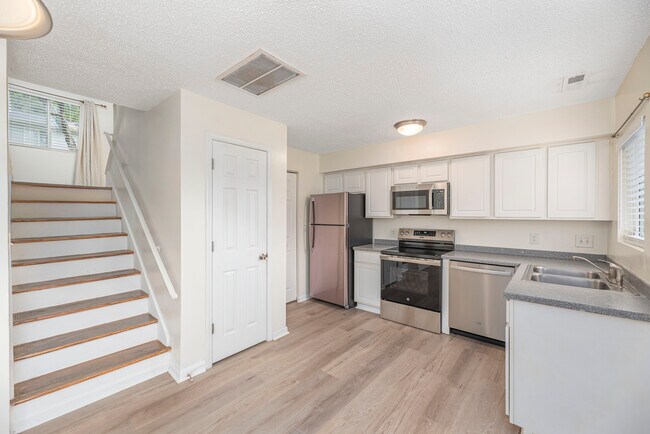 Kitchen/Pantry - 1st floor - 41 Beri Dr