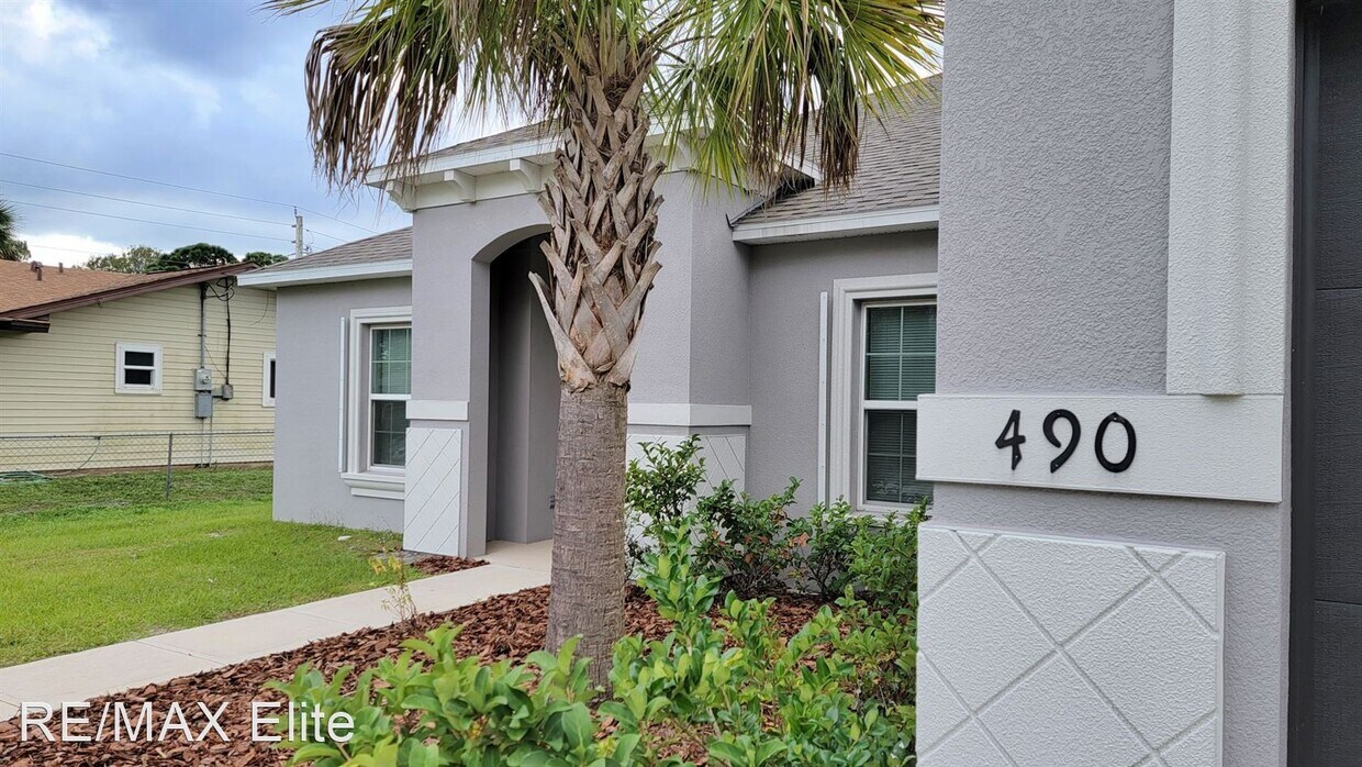 Foto principal - 4 br, 2 bath House - 490 Kodiak Ave SE
