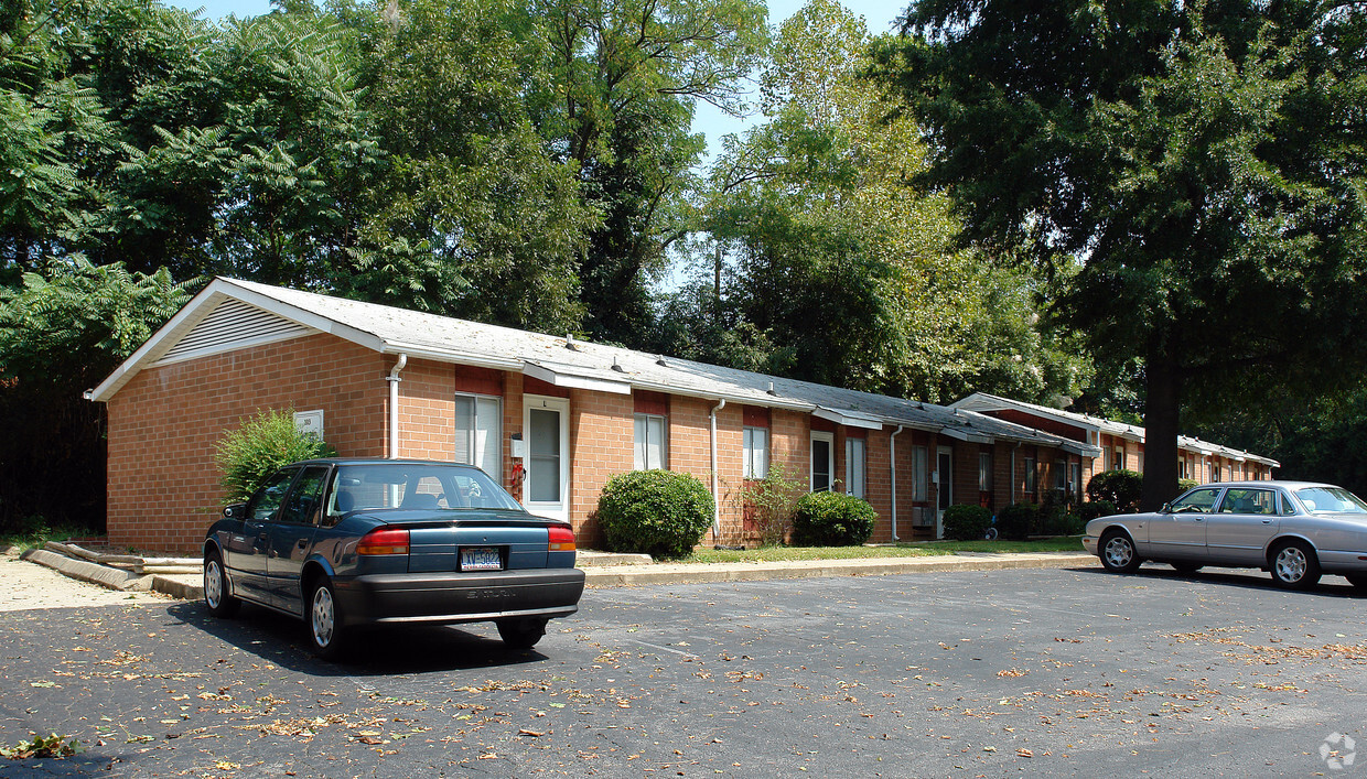 Primary Photo - Morgan Park Apartments