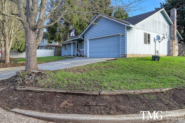 Foto del edificio - Corner Lot 3 Bedroom 2 Bath Ranch Style Home!