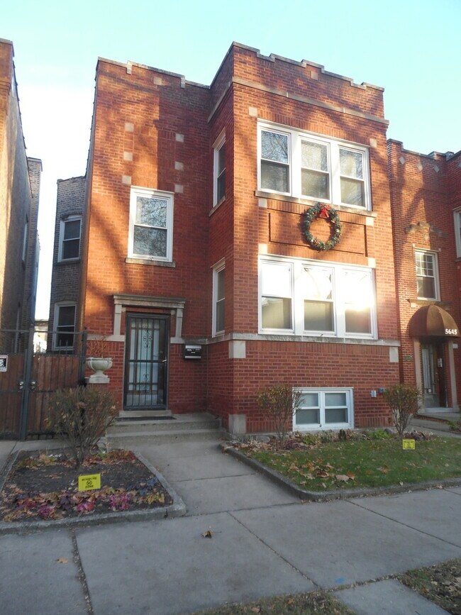 Building Photo - 5649 N Campbell Ave